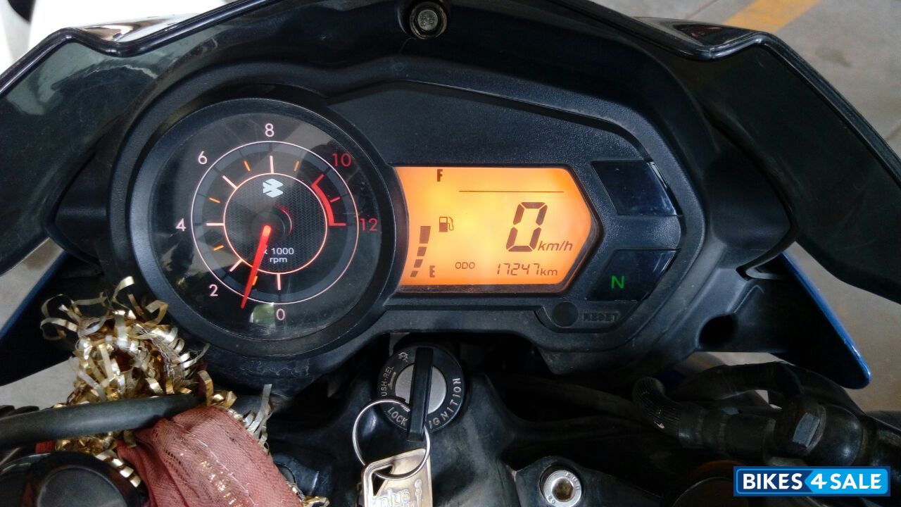 Blue Bajaj Pulsar 135LS