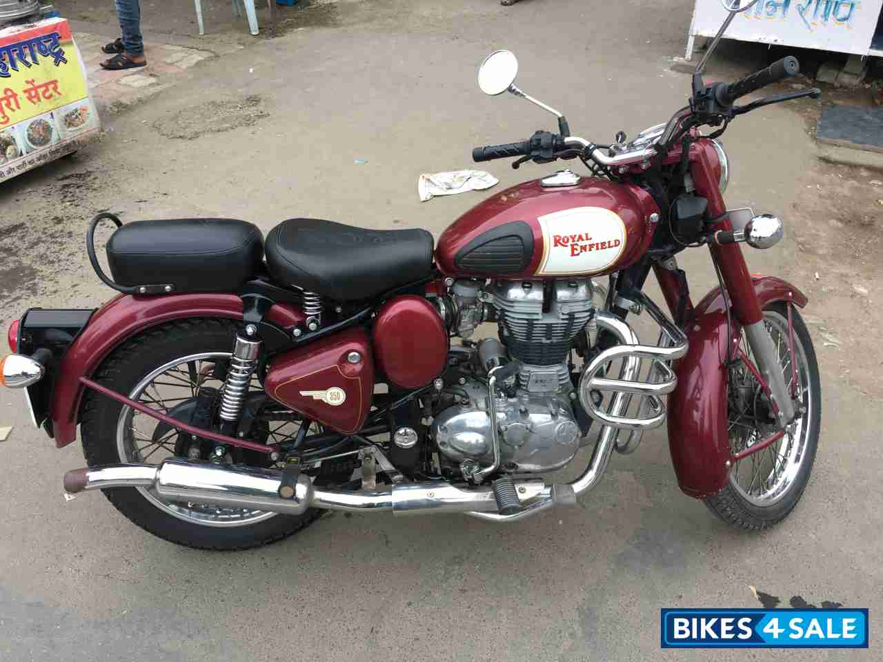 Maroon Royal Enfield Classic 350 Maroon Royal Enfield Classic 350