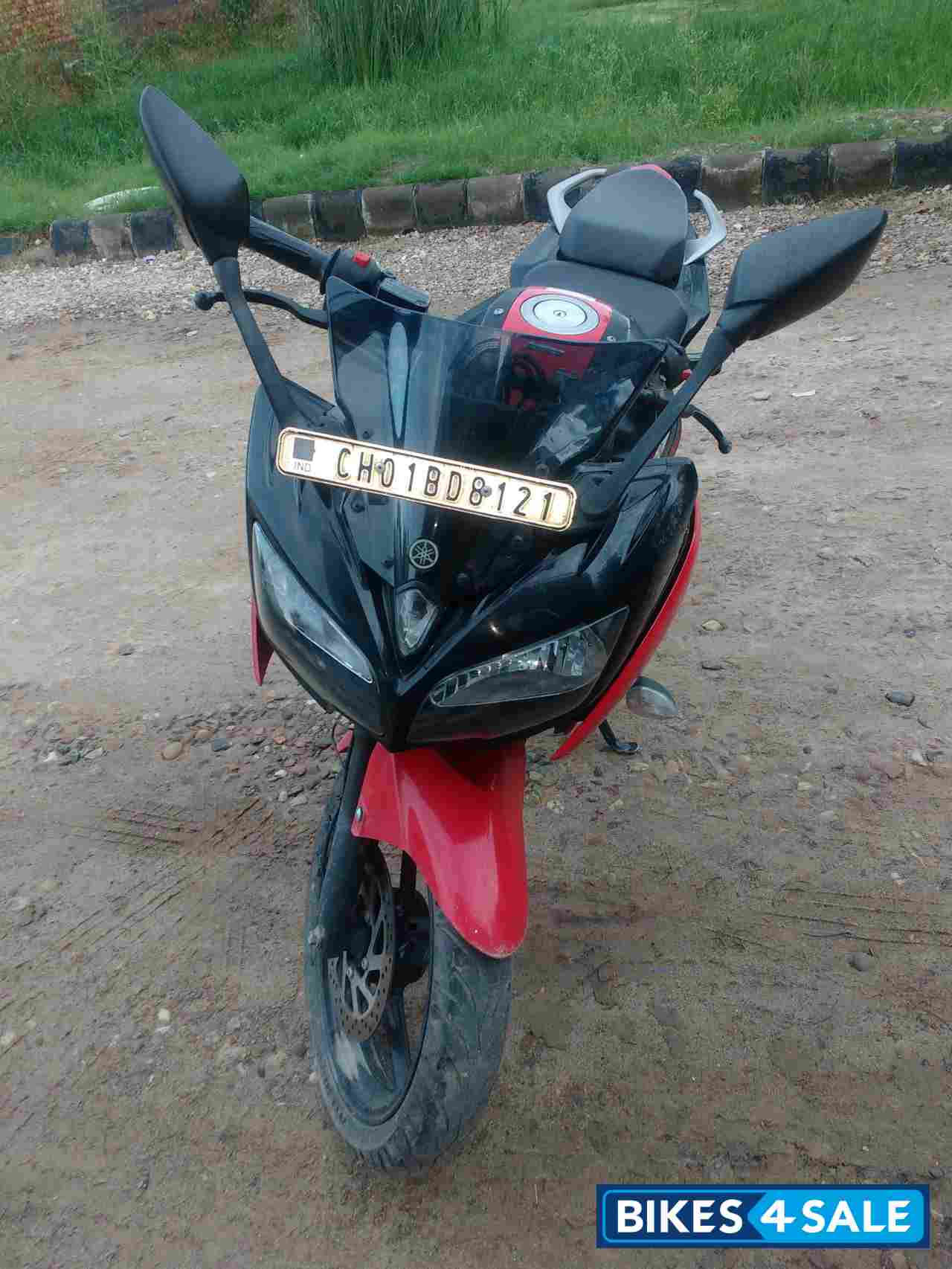 Red/black Yamaha Fazer