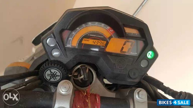 Black Yamaha FZ16
