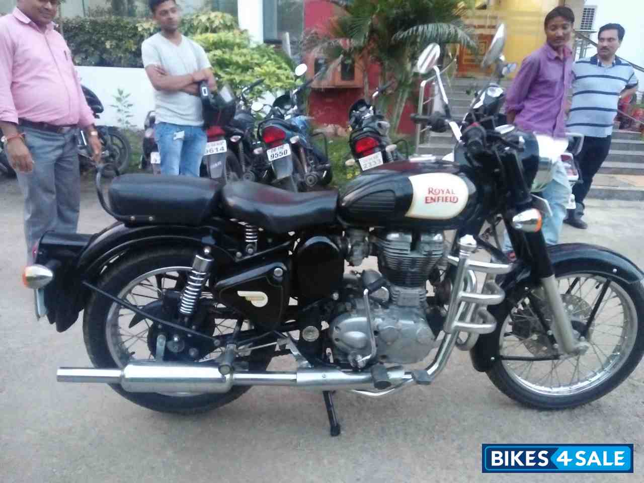 Black Royal Enfield Classic 350