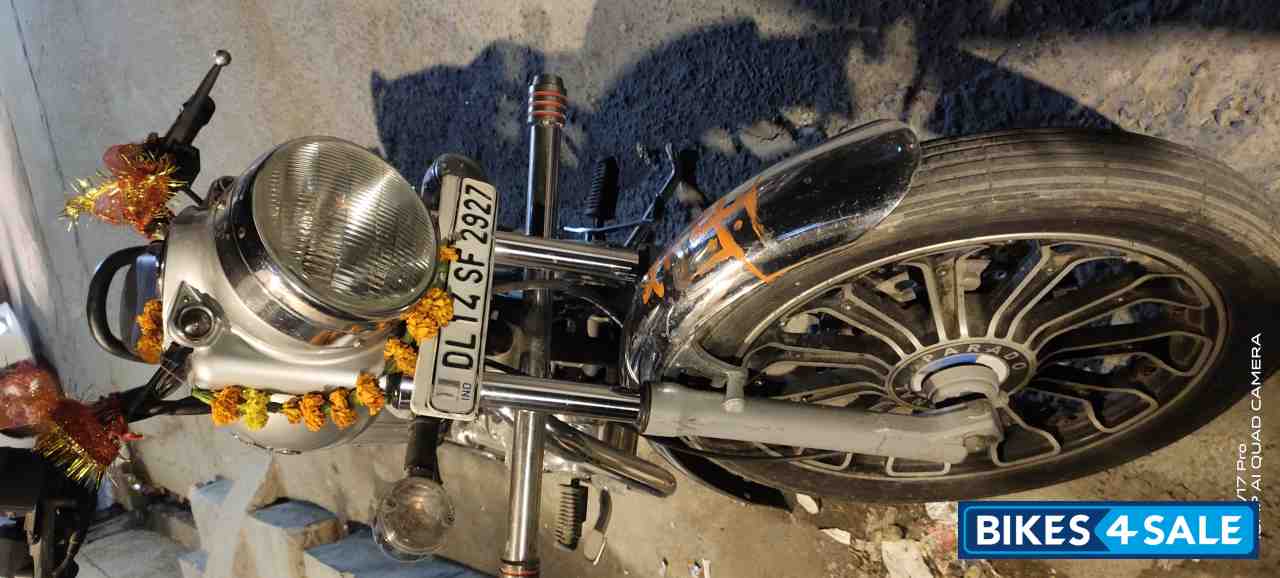 Silver Royal Enfield Bullet Standard 350 Silver Royal Enfield Bullet Standard 350