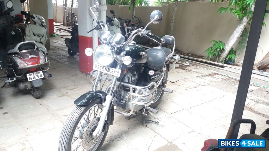 Black Royal Enfield Thunderbird TwinSpark 350 Black Royal Enfield Thunderbird TwinSpark 350