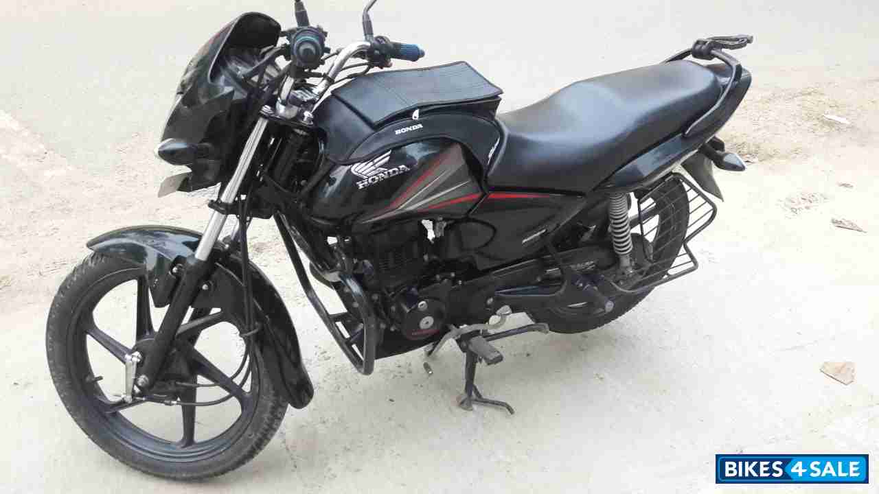 Black Honda CB Shine