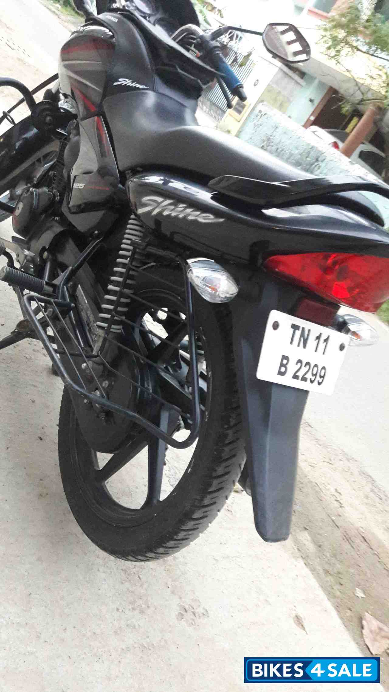 Black Honda CB Shine