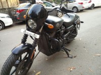 Black Harley Davidson Street 750