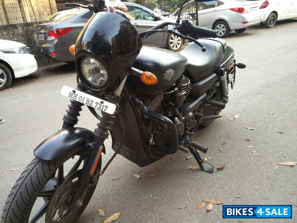 Black Harley Davidson Street 750