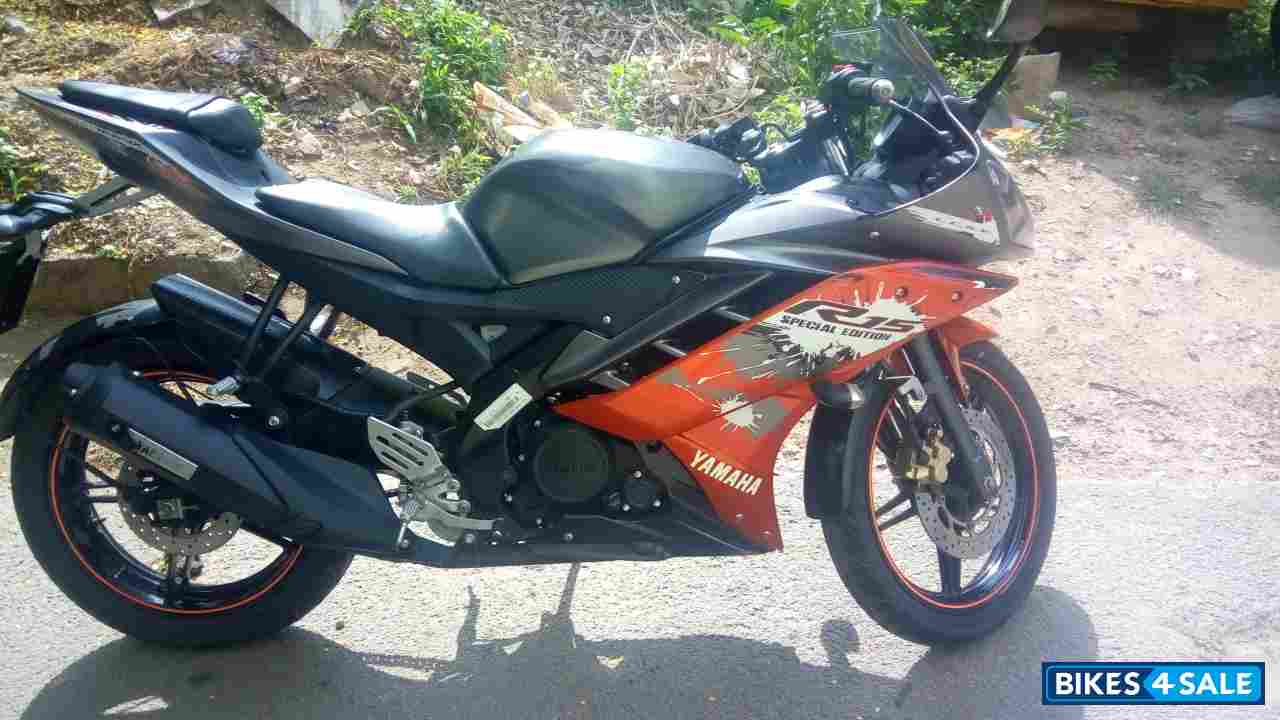 Orange Yamaha YZF R15 V2