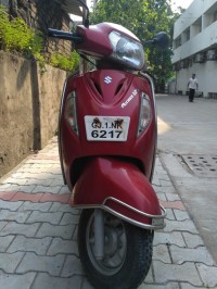 Red Suzuki Access 125