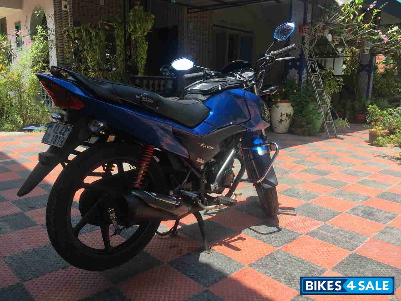 Blue Honda Livo 110