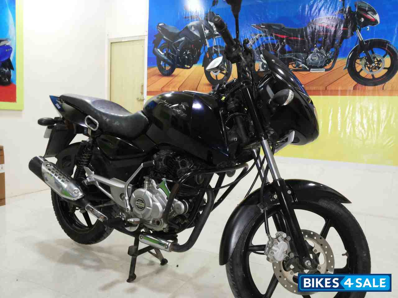 Black Dual Bajaj Pulsar 150 NS Black Dual Bajaj Pulsar 150 NS