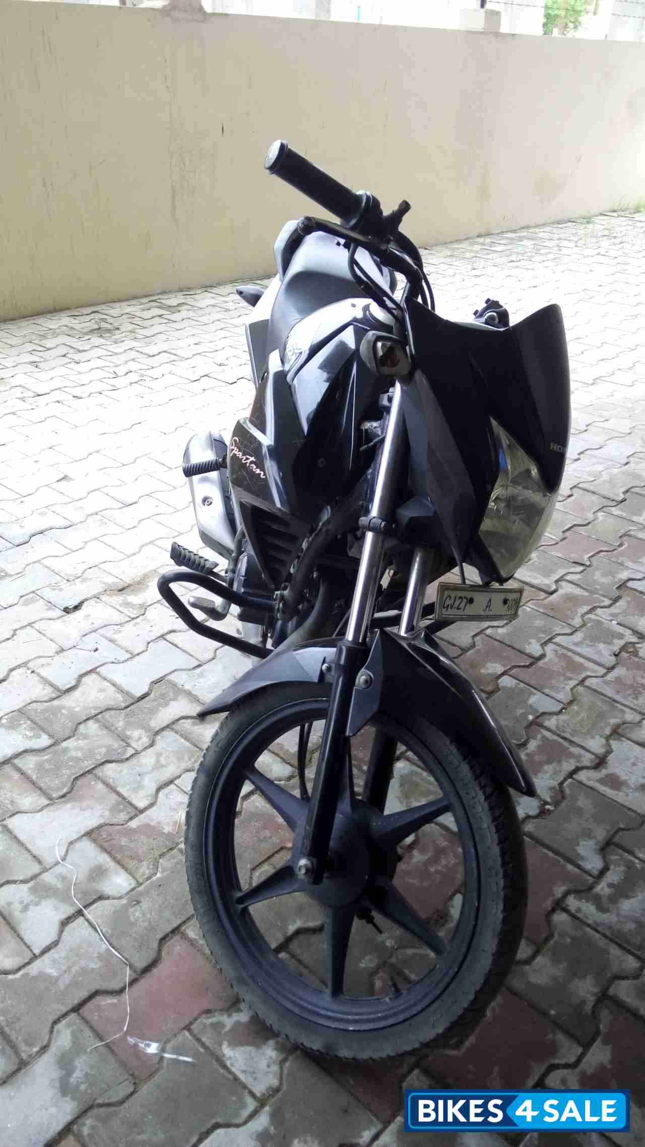 Used 2011 model Honda CB Twister for sale in Vadodara. ID 152320. Black