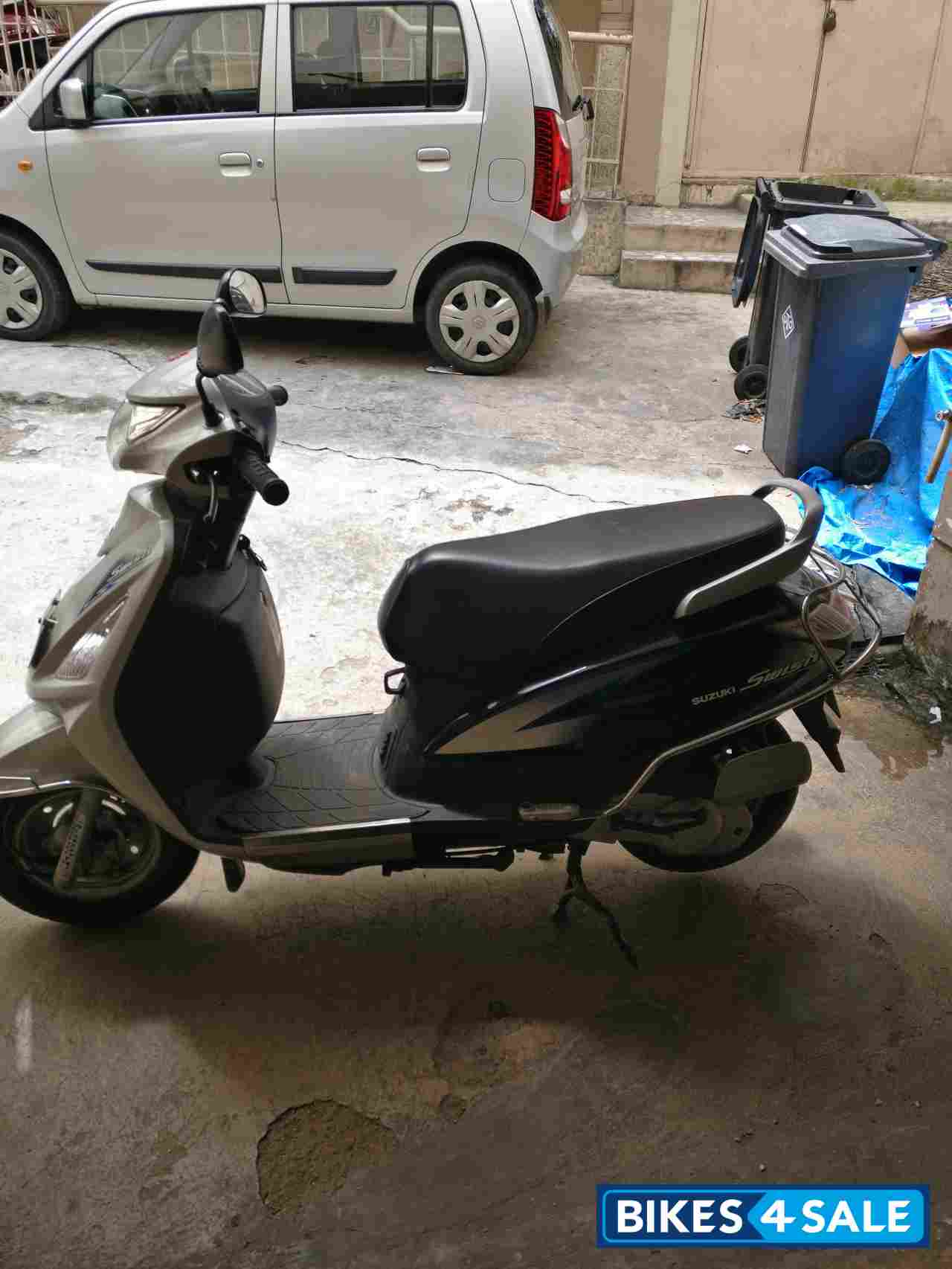 Black & Silver Suzuki Swish