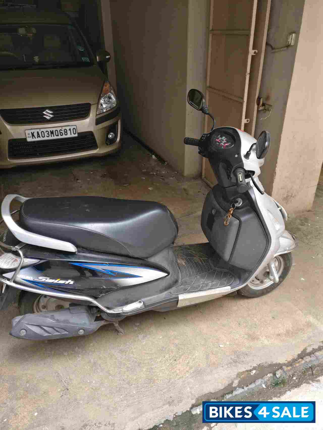 Black & Silver Suzuki Swish