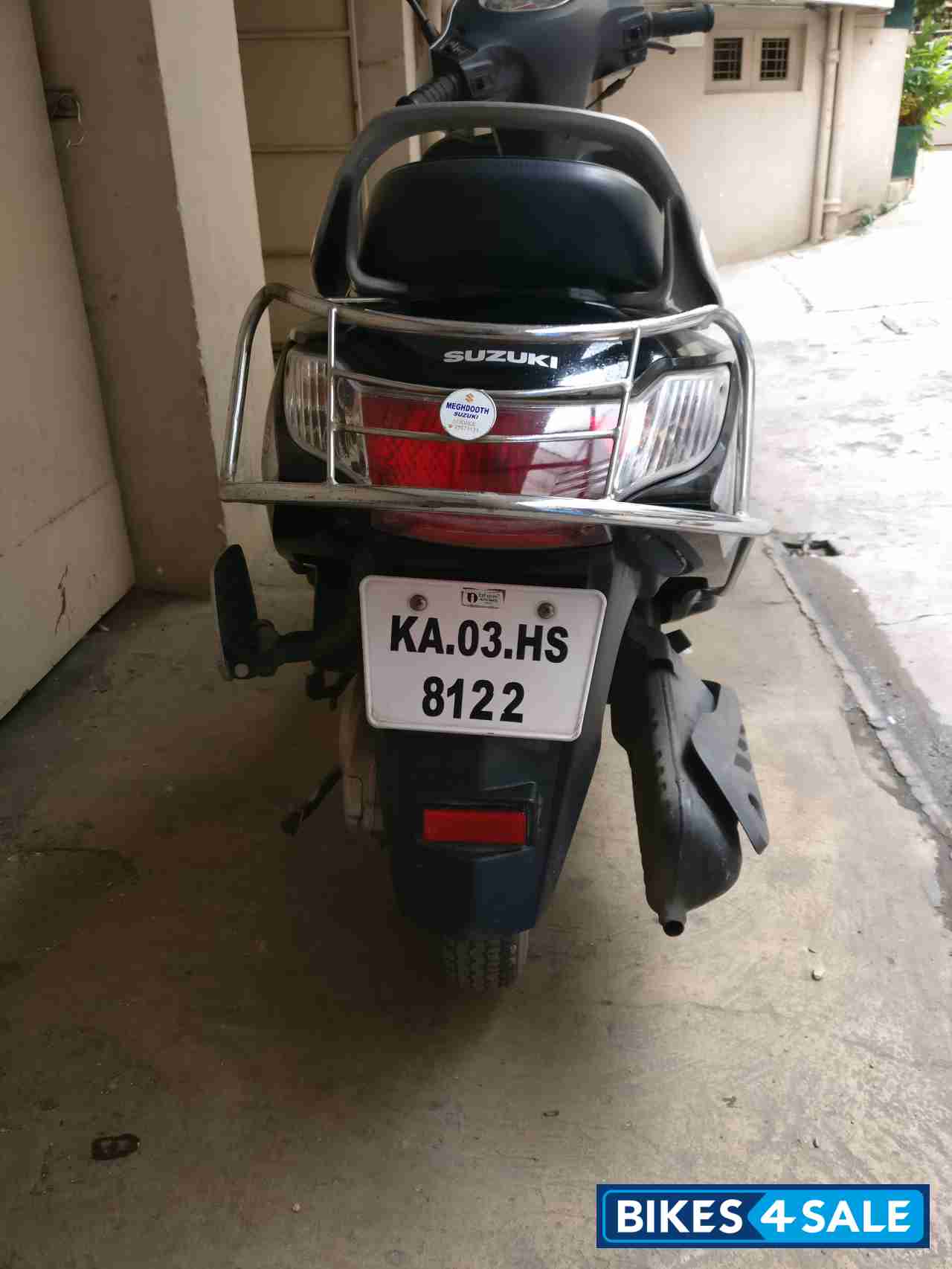 Black & Silver Suzuki Swish