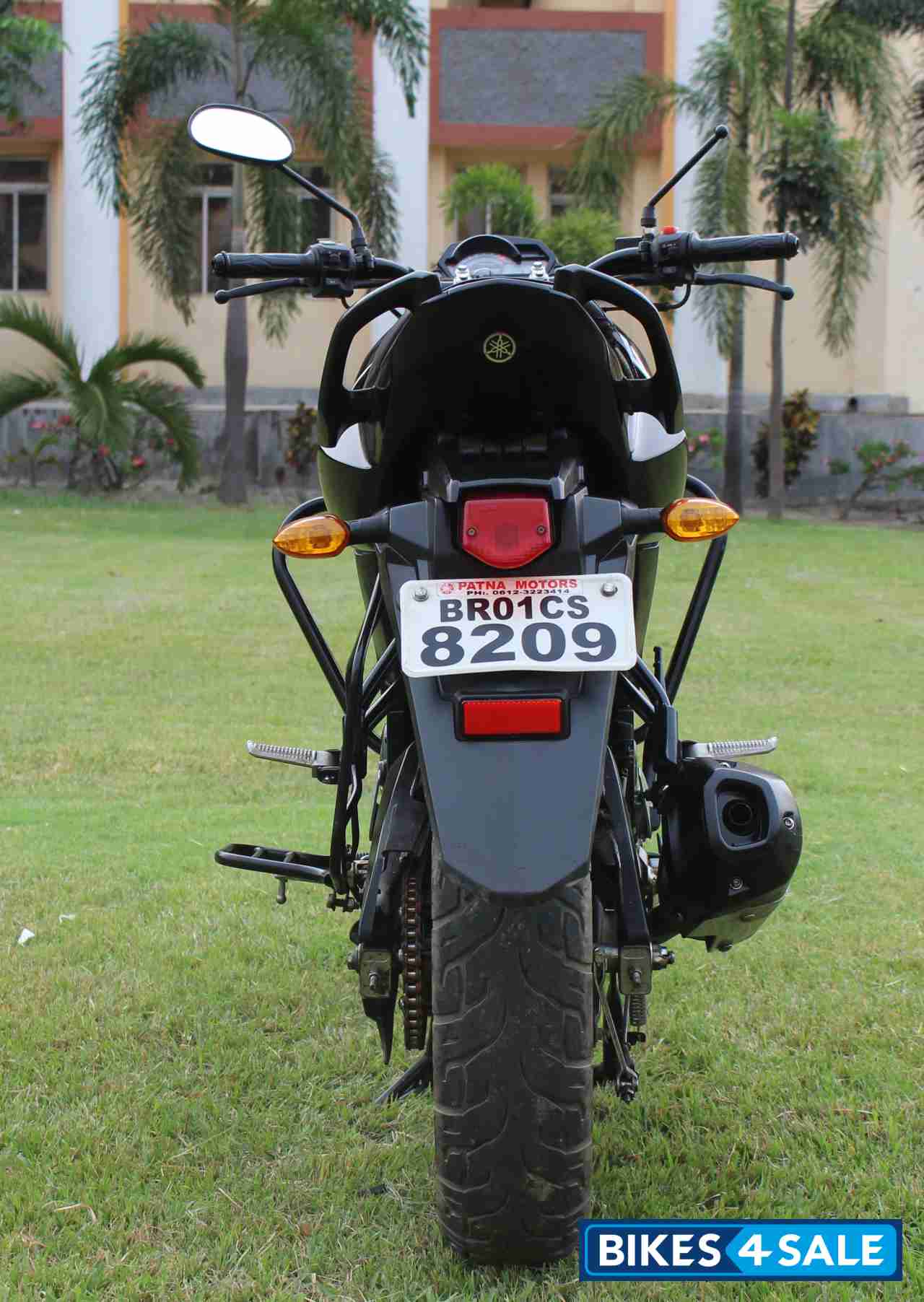 Black Yamaha FZ