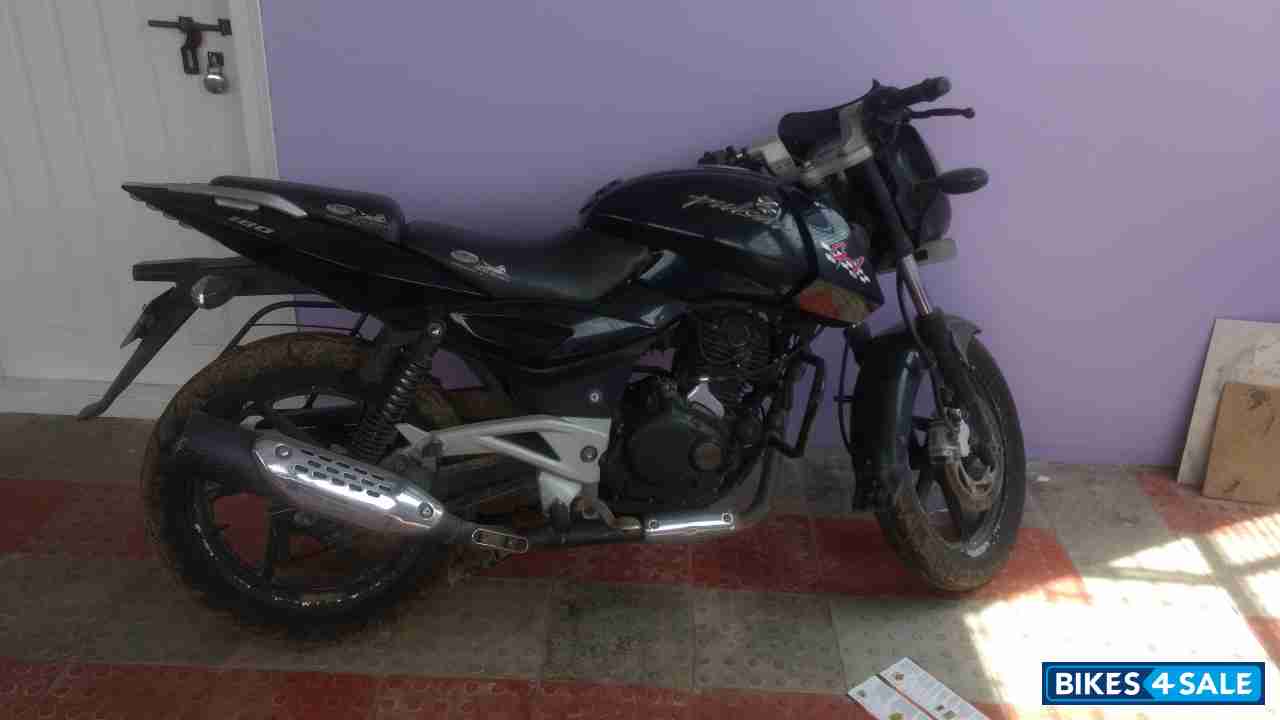 Black Bajaj Pulsar 180 DTSi