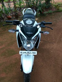 White Honda CB Hornet 160R