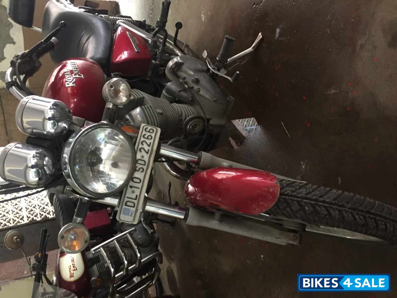 Red Royal Enfield Thunderbird TwinSpark 350 Red Royal Enfield Thunderbird TwinSpark 350