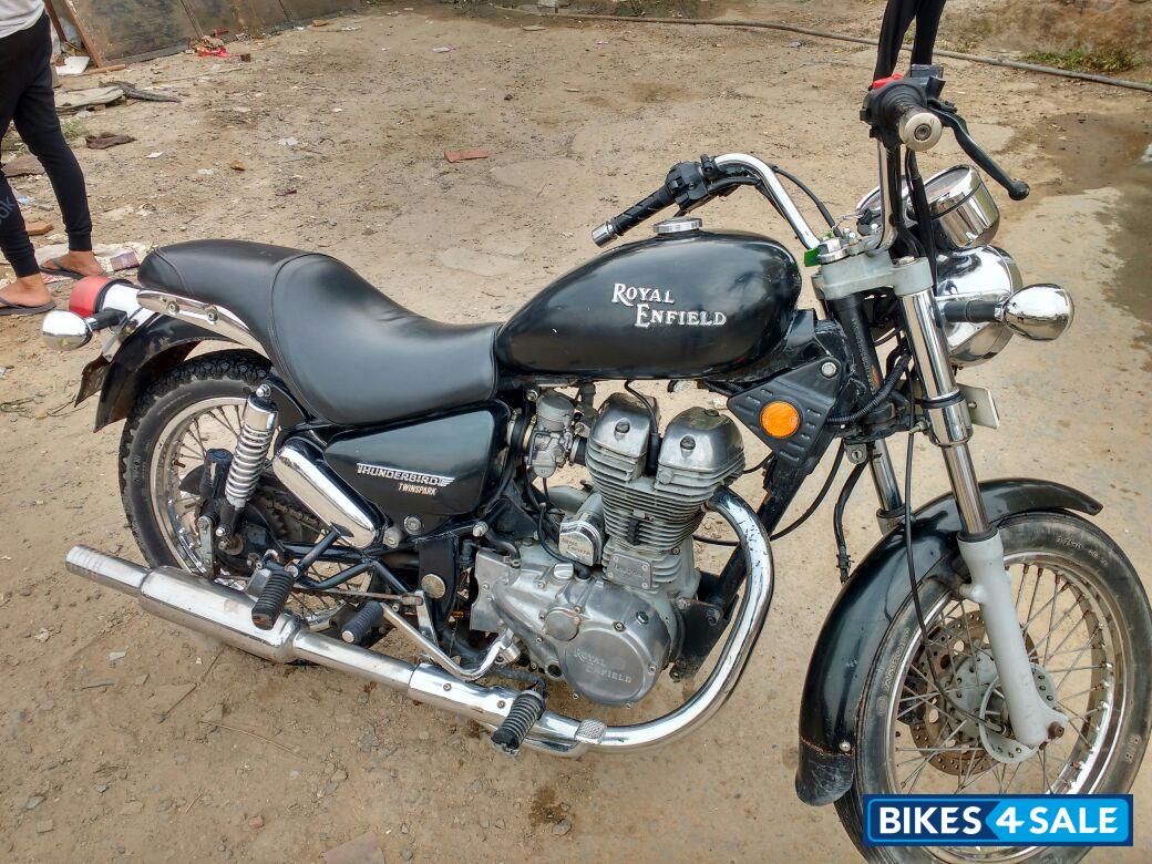 Black Royal Enfield Thunderbird 350