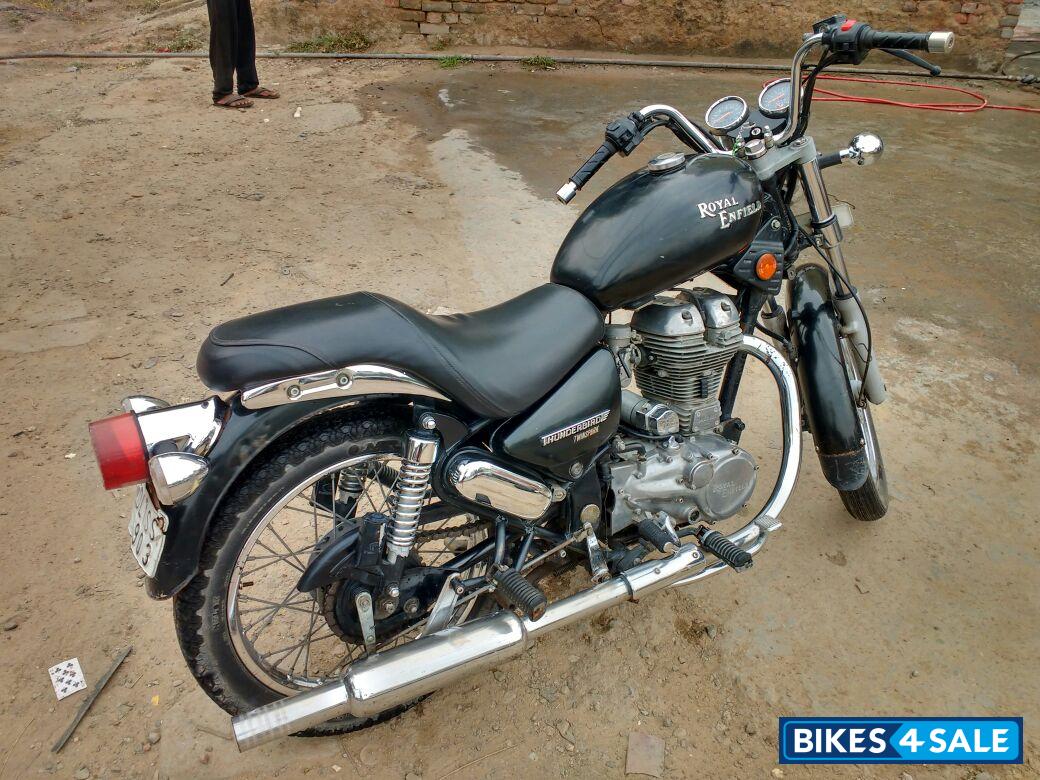 Black Royal Enfield Thunderbird 350