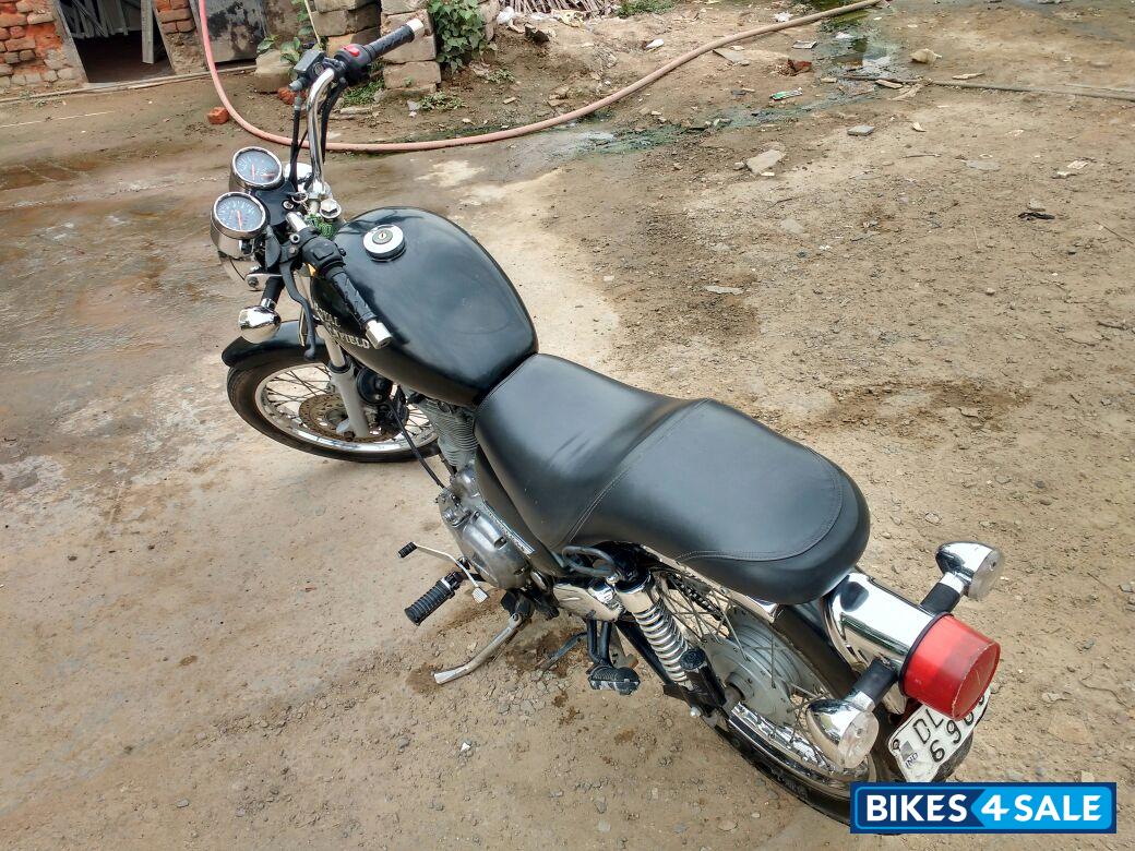 Black Royal Enfield Thunderbird 350