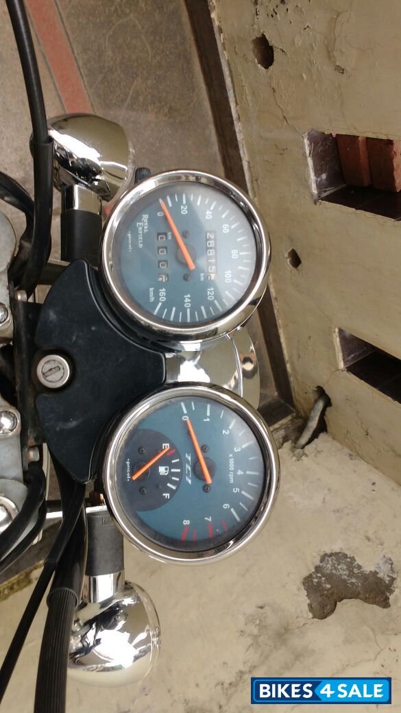 Black Royal Enfield Thunderbird 350