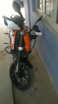 Orange KTM Duke 200
