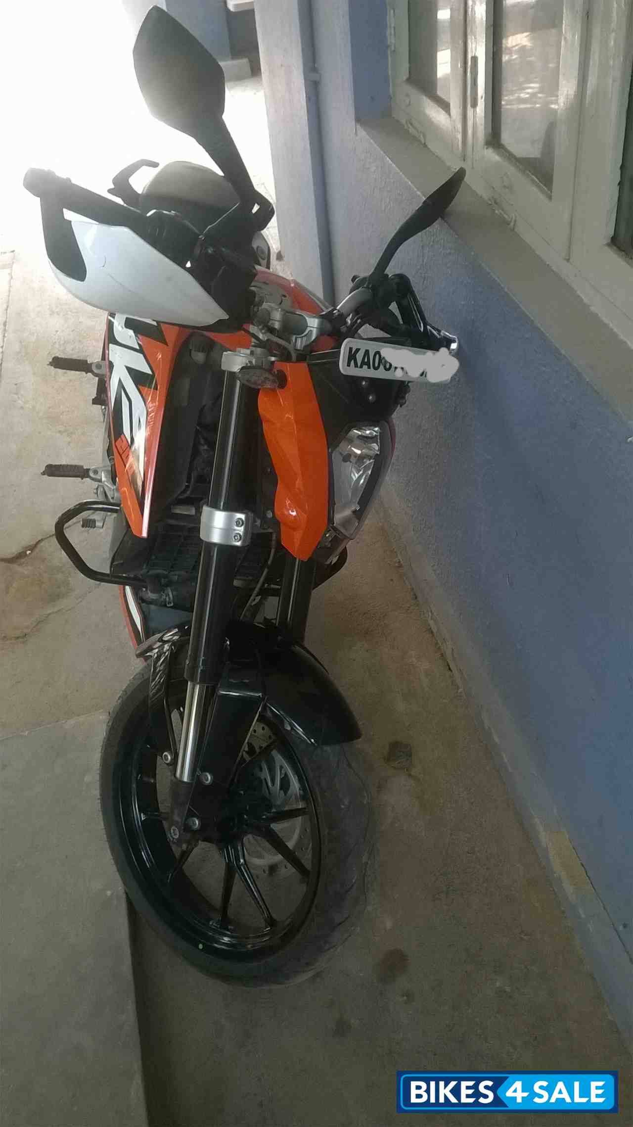 Orange KTM Duke 200