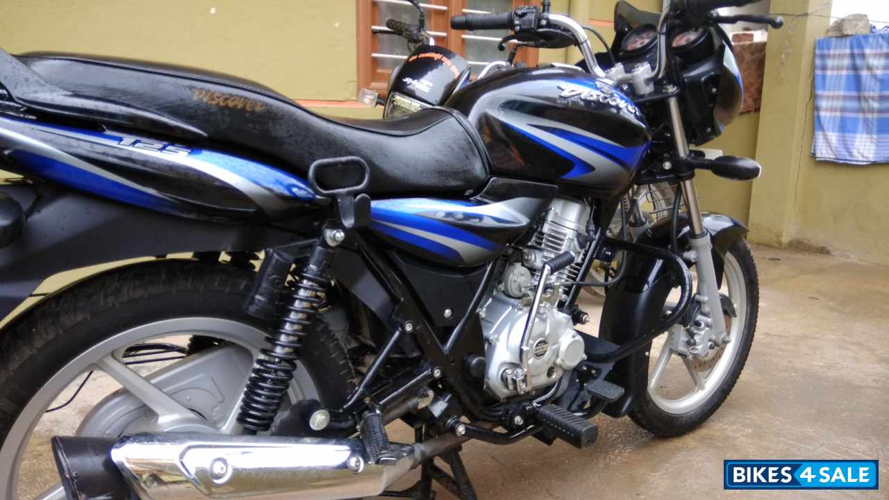 Blue Black Bajaj Discover 125