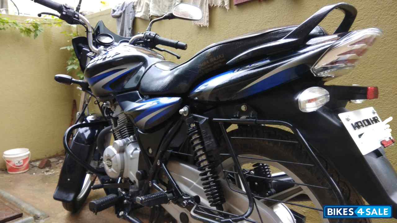 Blue Black Bajaj Discover 125