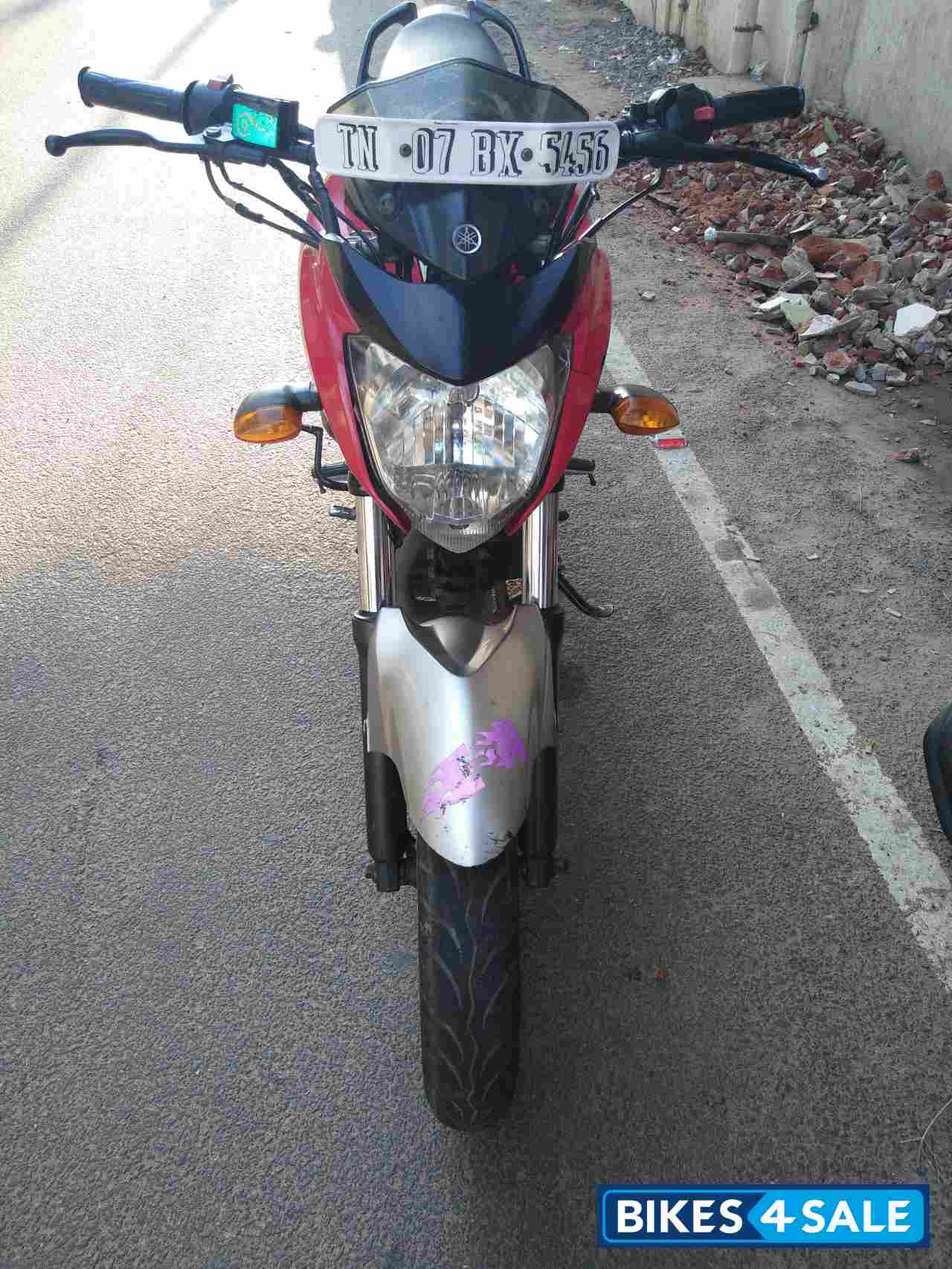 Red And Aash Yamaha FZ-S