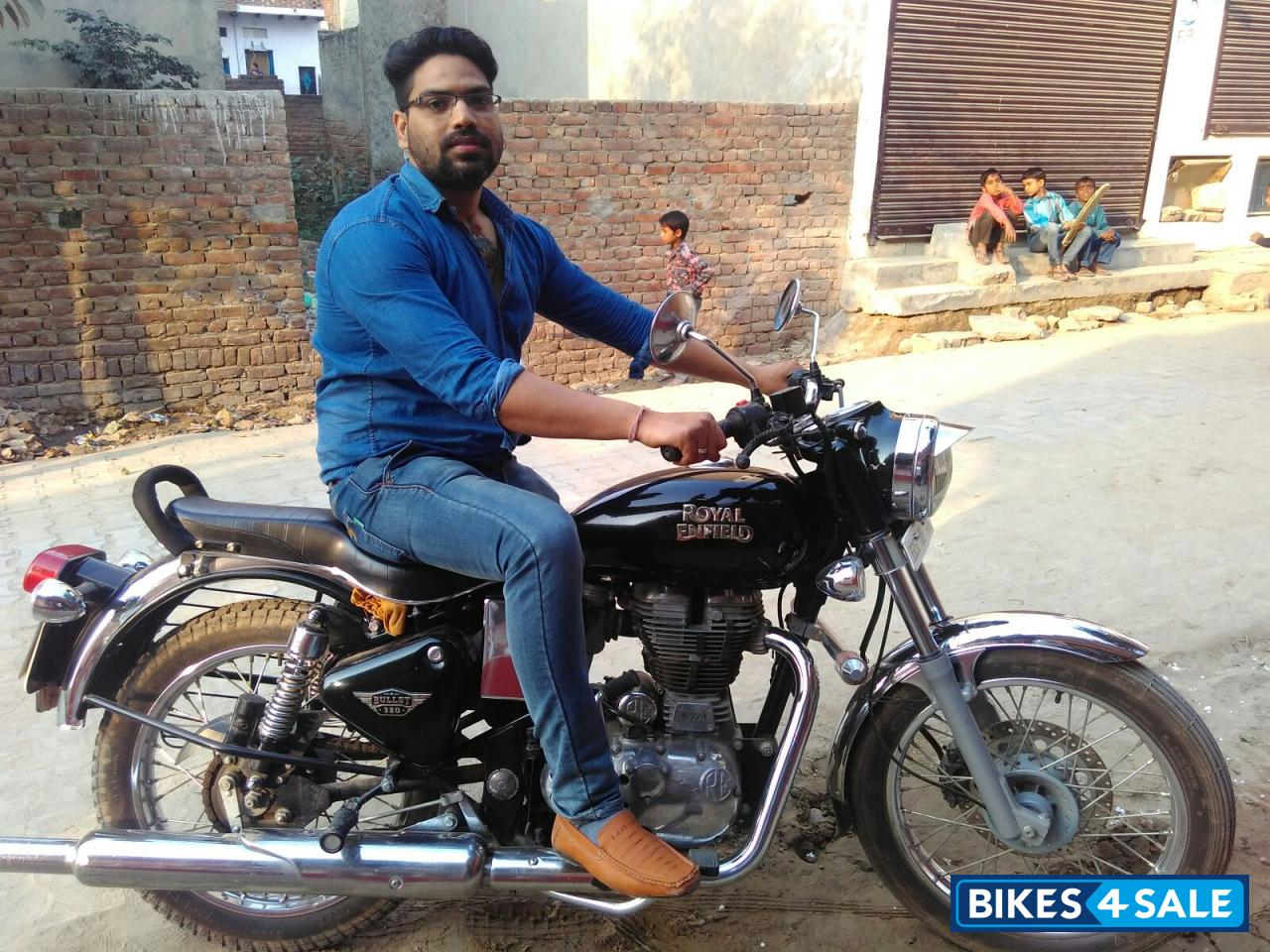 Black Royal Enfield Bullet Electra