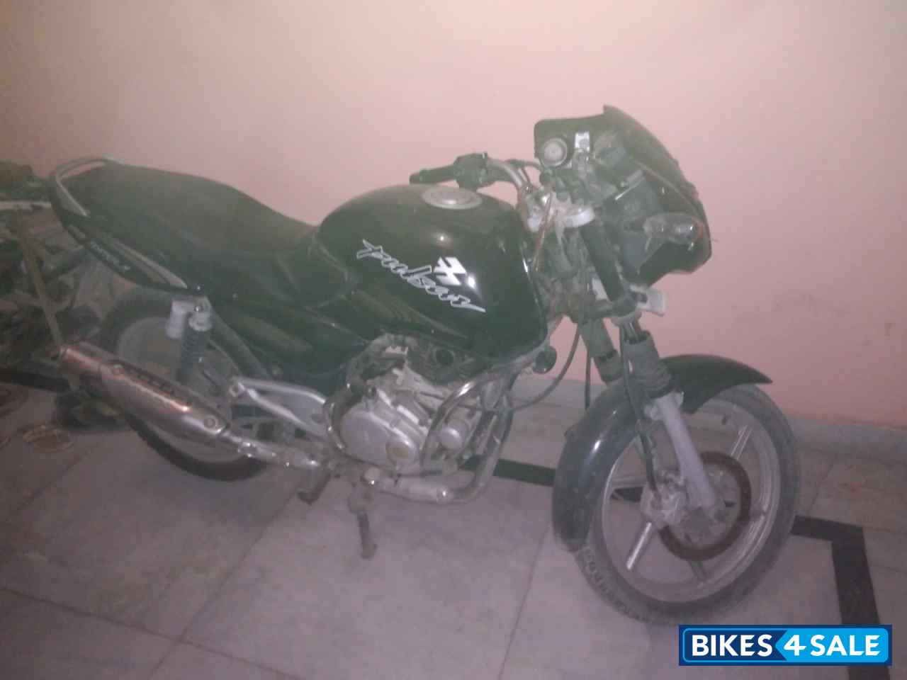 Black Bajaj Pulsar 150 DTSi