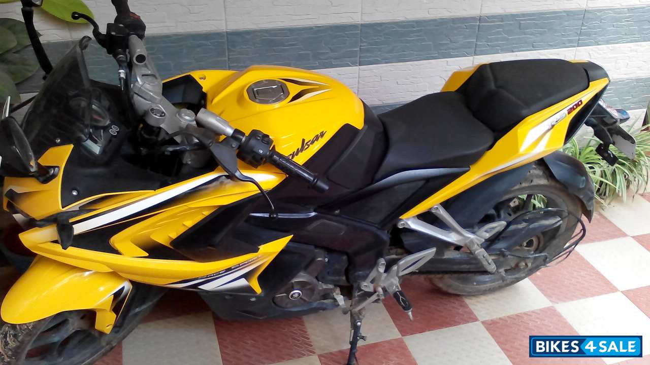 Yellow Bajaj Pulsar RS 200