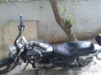 Black Bajaj Avenger 200 DTS-i
