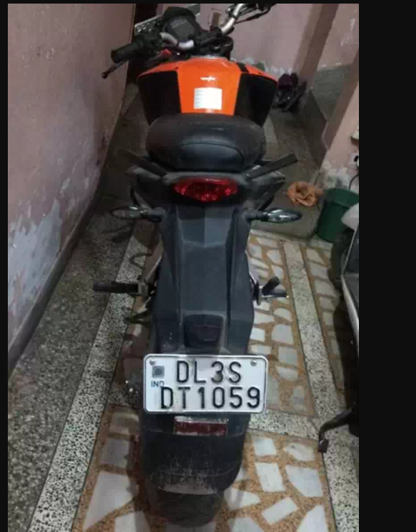 Orange KTM Duke 200