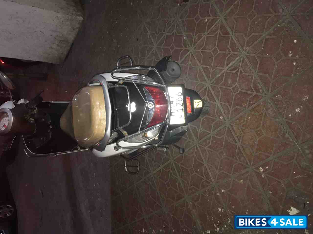 White Yamaha Fascino