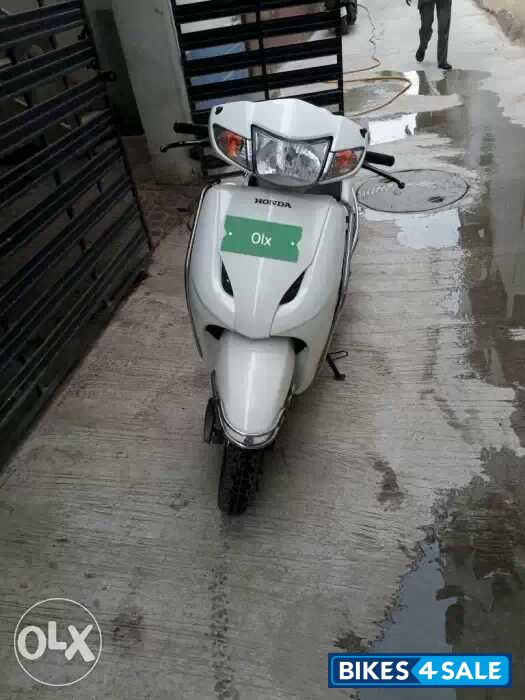 White Honda Activa White Honda Activa
