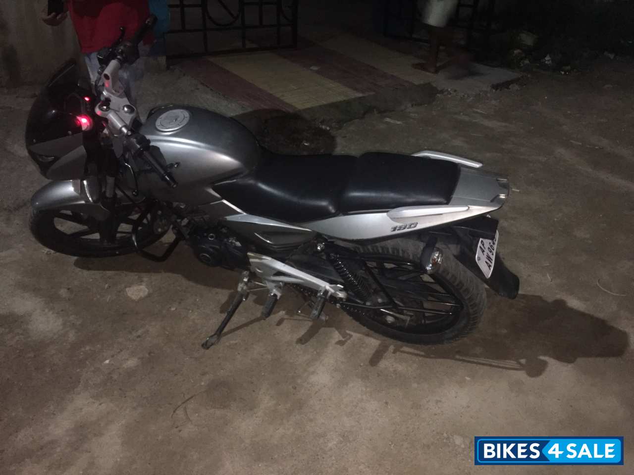 Silver Bajaj Pulsar 180 DTSi