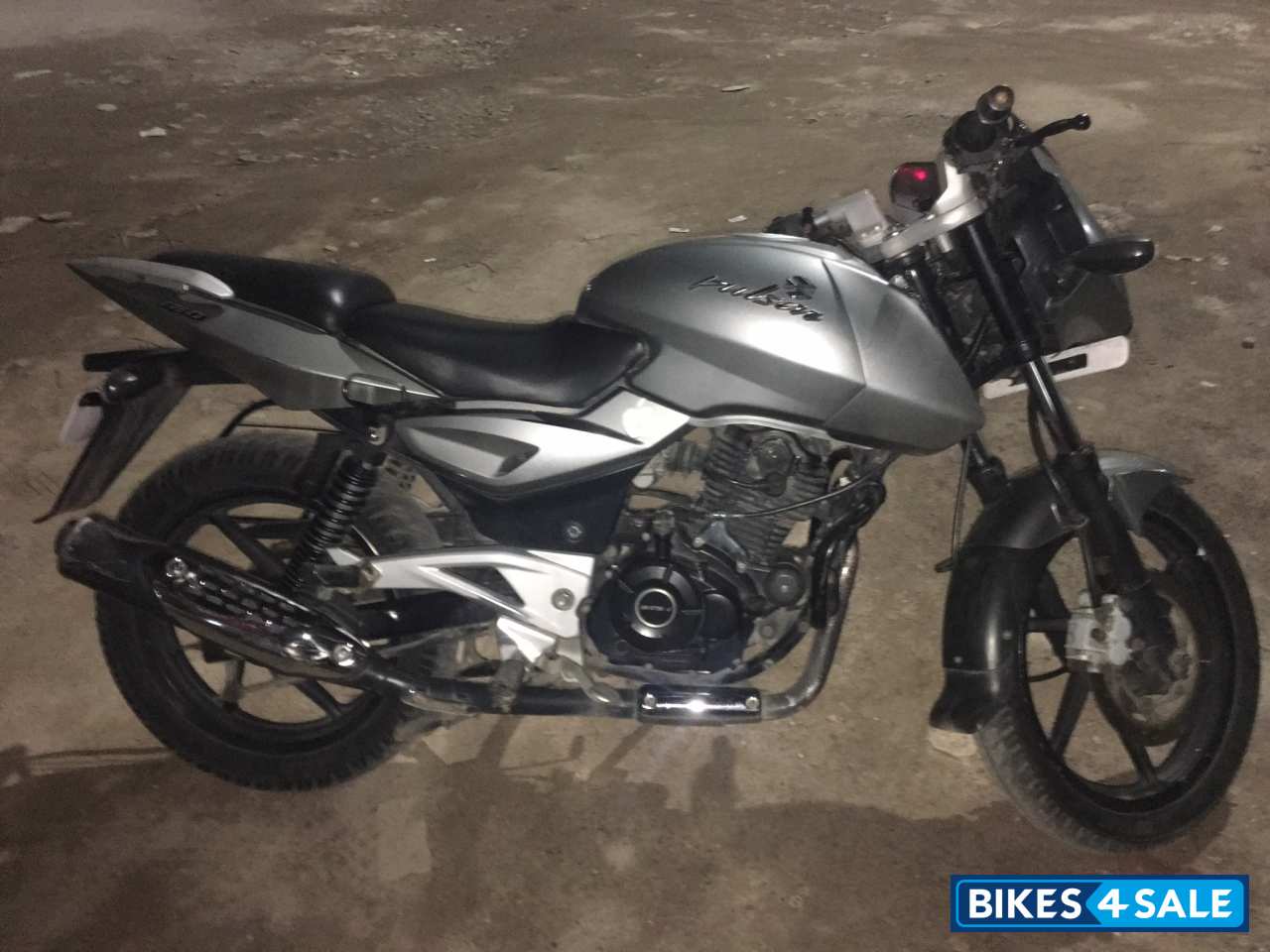 Silver Bajaj Pulsar 180 DTSi