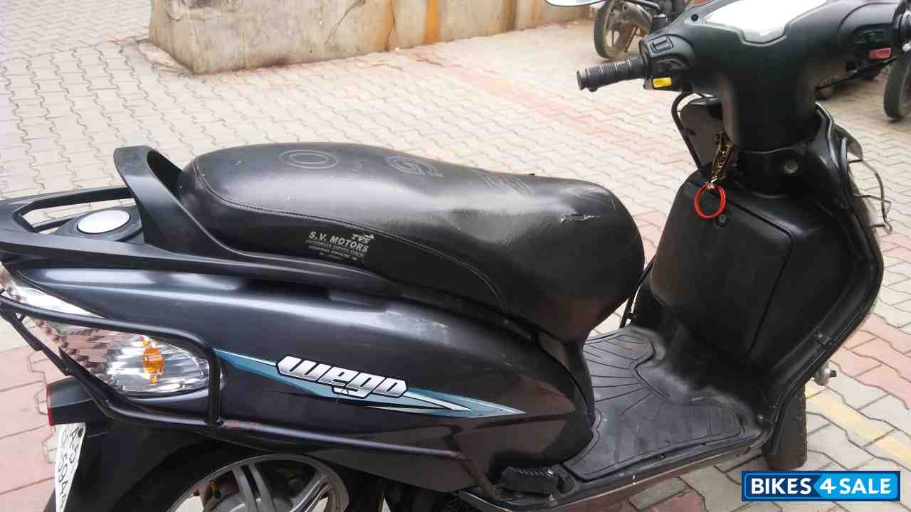Grey TVS Wego