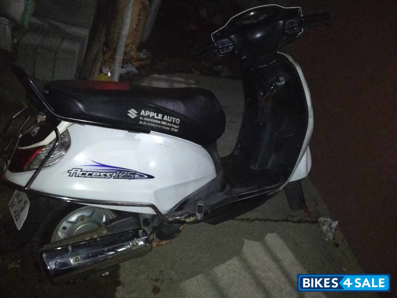 White Suzuki Access 125