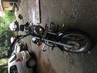 Black Bajaj Avenger 220 DTS-i