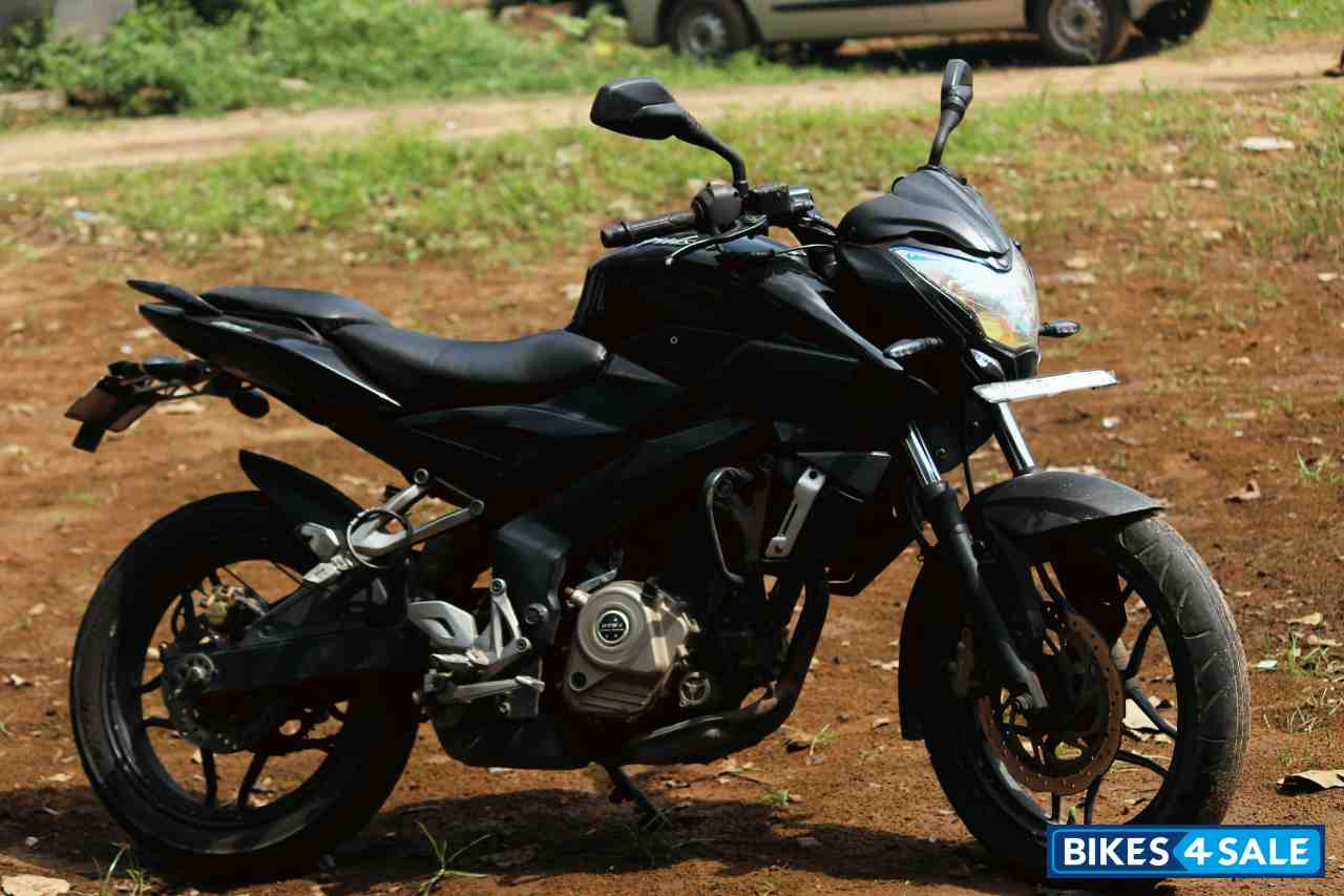Cherry Black Bajaj Pulsar 200 NS