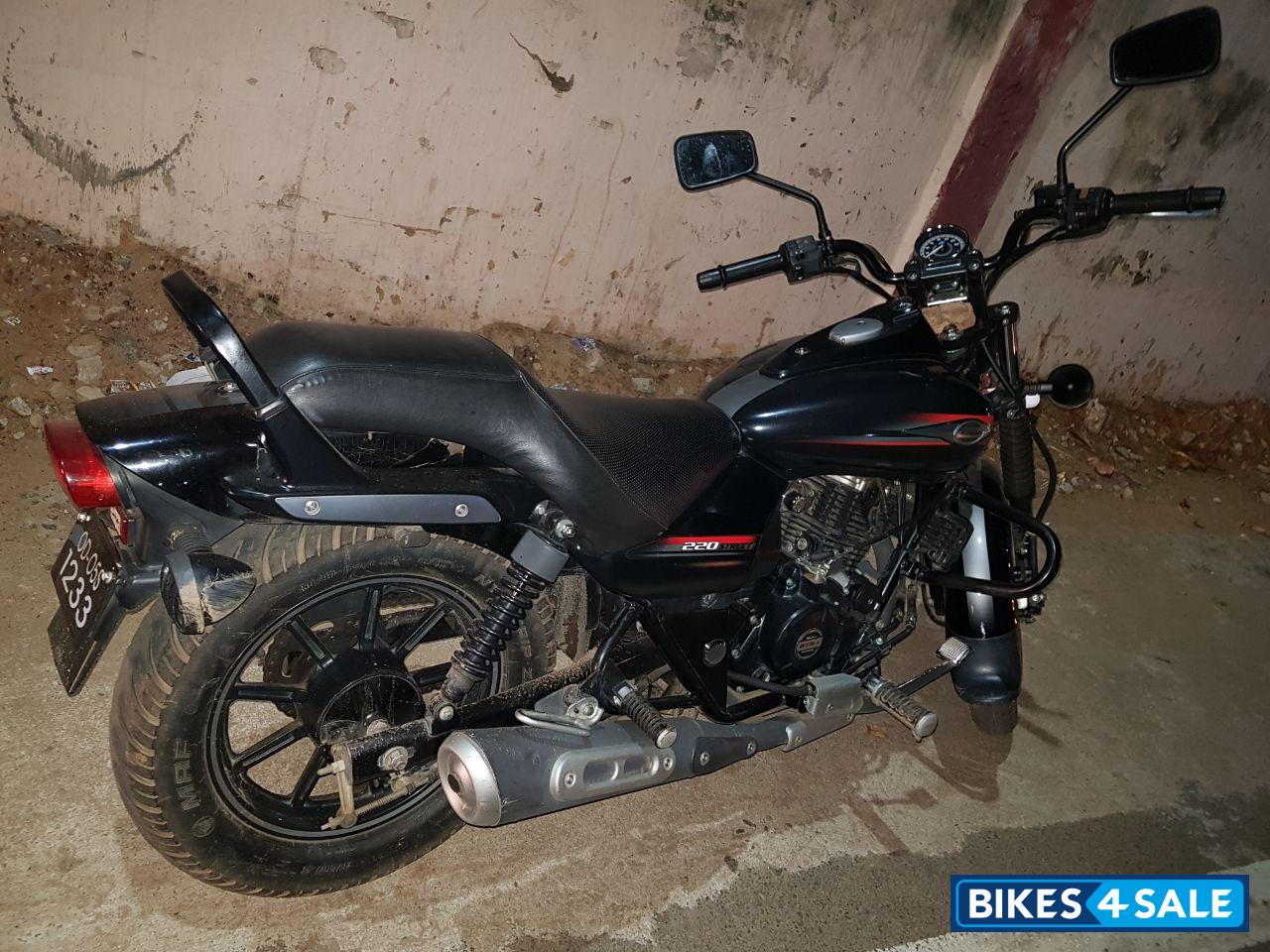 Black Bajaj Avenger Street 220