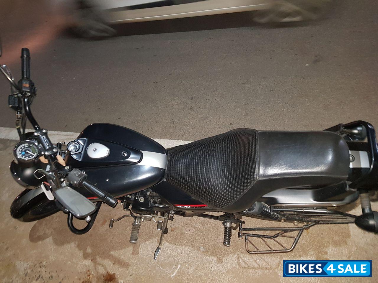 Black Bajaj Avenger Street 220