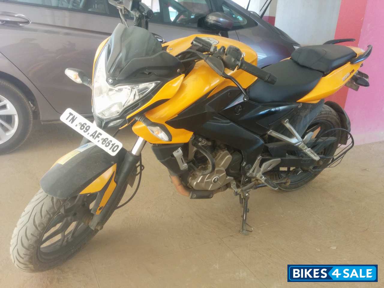 Yellow Bajaj Pulsar 200 NS