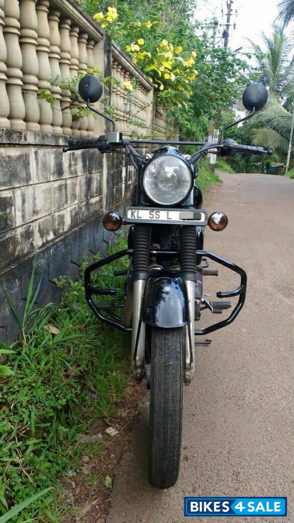 Black Royal Enfield Bullet Standard 350