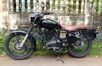 Black Royal Enfield Bullet Standard 350